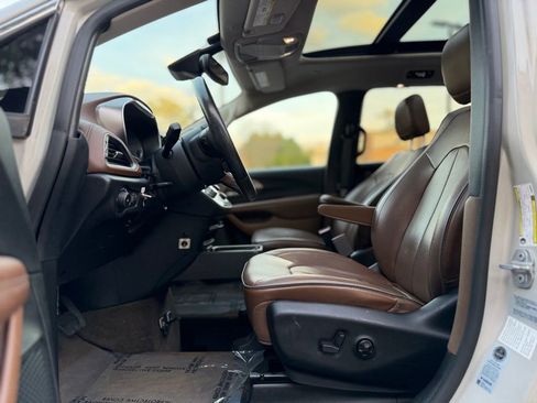 Used 2017 Chrysler Pacifica Limited w/ Advanced Safetytec Group image 25