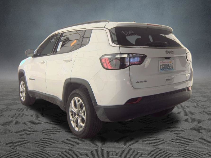 Used 2025 Jeep Compass Latitude w/ Sun & Sound Group AWD/4WD image 5