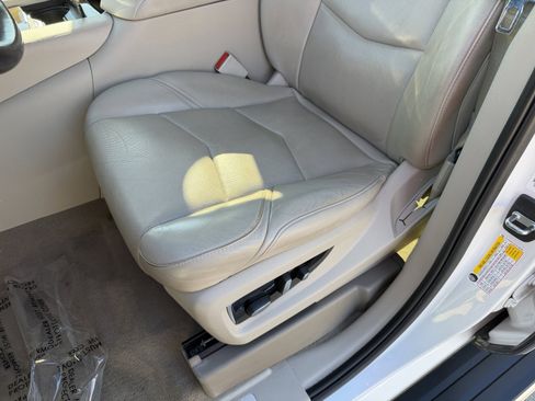 Used 2020 Cadillac Escalade Premium Luxury image 19