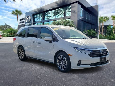 Used 2024 Honda Odyssey EX-L image 3
