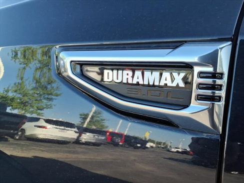 Used 2025 GMC Yukon Denali w/ Advanced Technology Package AWD/4WD image 30
