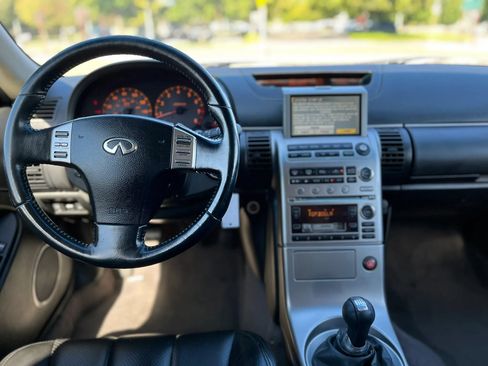 Used 2004 INFINITI G35 Coupe w/ Premium Pkg RWD image 12