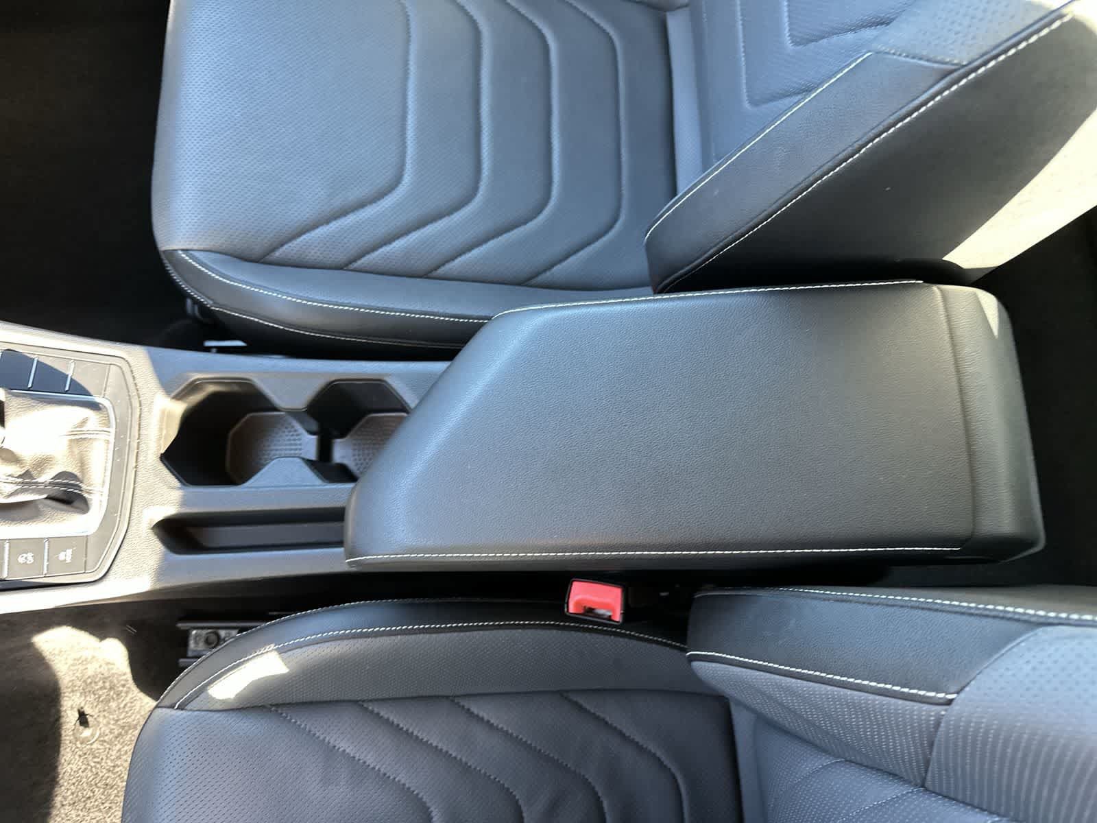 Used 2025 Volkswagen Jetta SEL FWD image 21