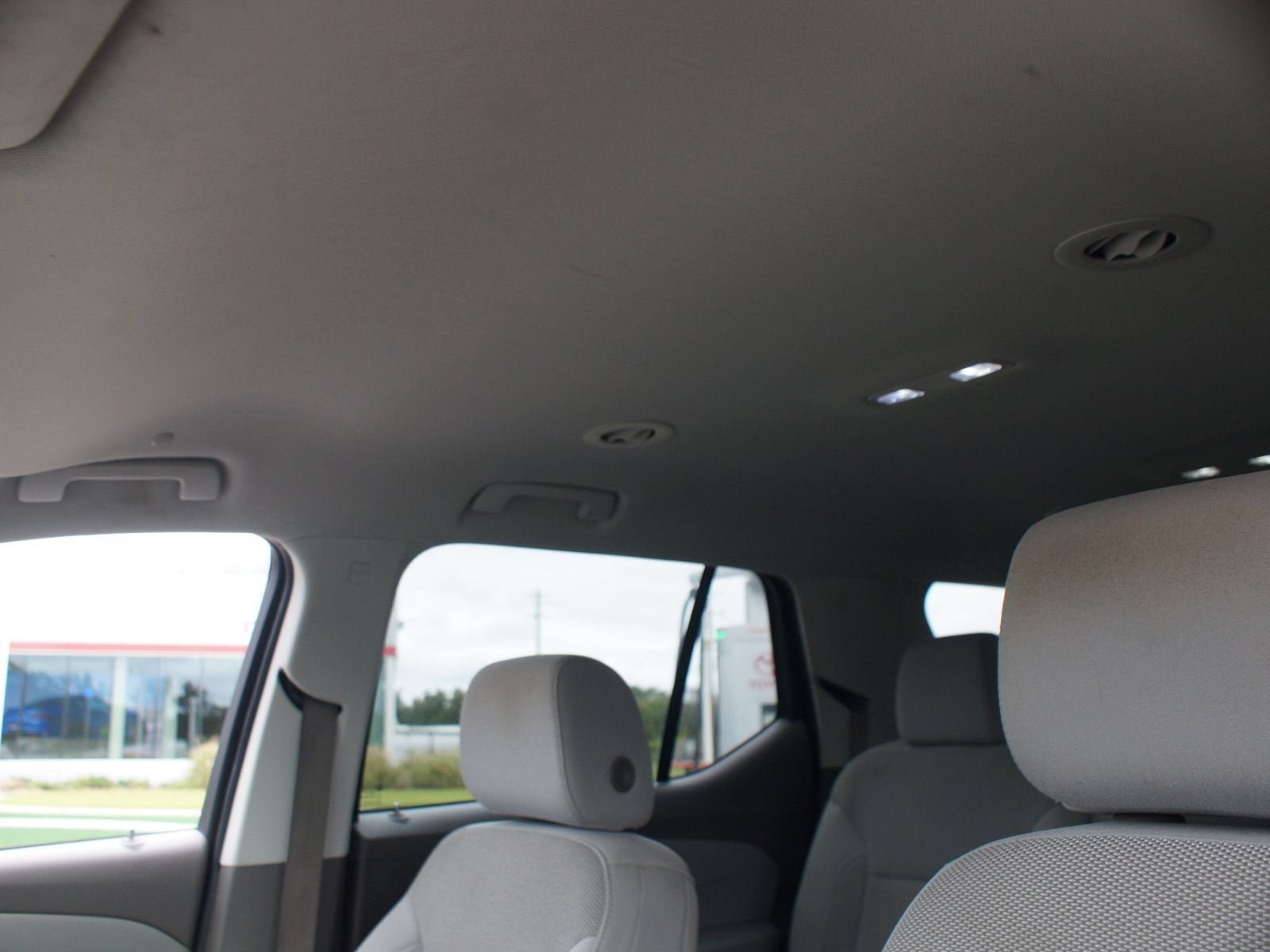 Used 2020 Chevrolet Traverse LT FWD image 6