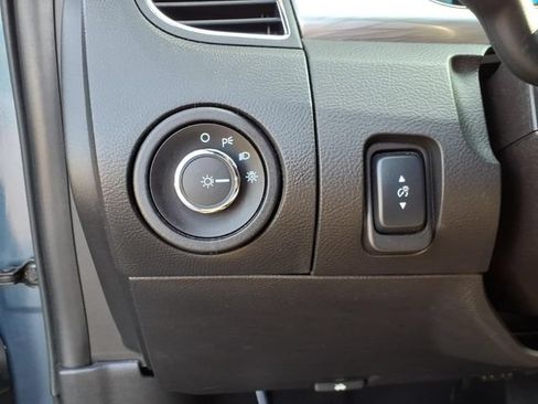Used 2019 Ford Taurus SEL w/ Equipment Group 201A FWD image 18