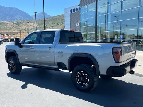Used 2025 GMC Sierra 2500 AT4X AWD/4WD image 11