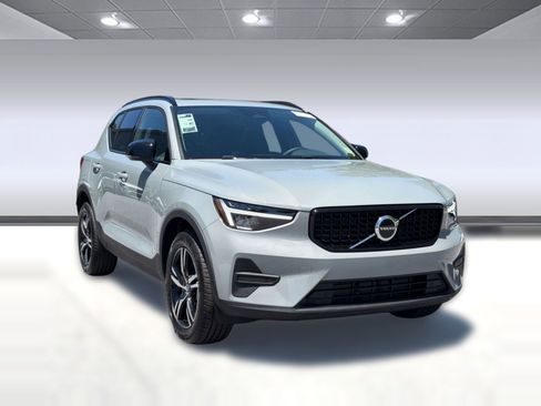 New 2026 Volvo XC40 B5 Core w/ Climate Package AWD/4WD image 7
