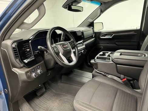Used 2024 GMC Sierra 1500 Elevation w/ LPO, Elevation Black Package AWD/4WD image 18