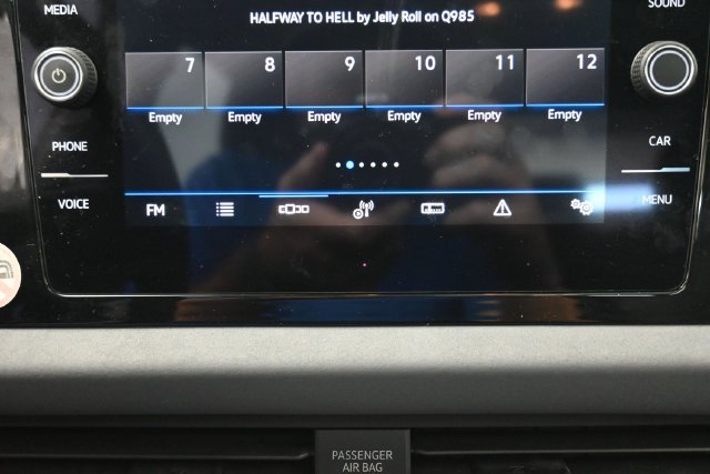 Used 2025 Volkswagen Jetta SE FWD image 24