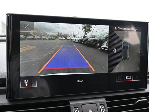 Used 2022 Audi SQ5 Premium Plus w/ Premium Plus Package image 10