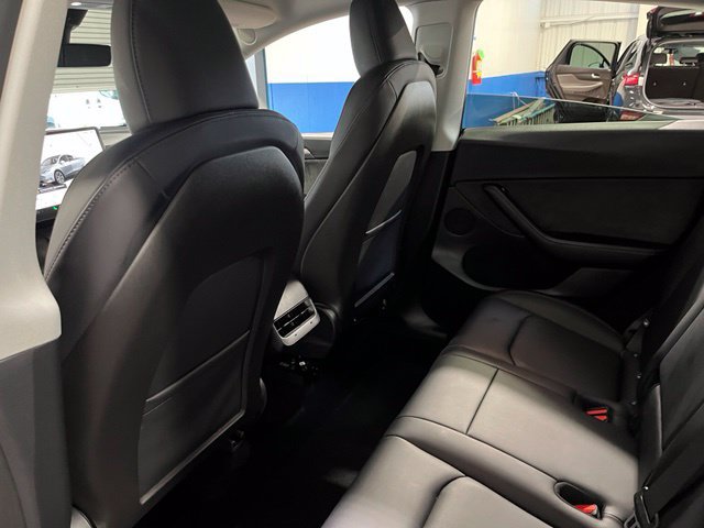 Used 2025 Tesla Model Y Long Range RWD image 18