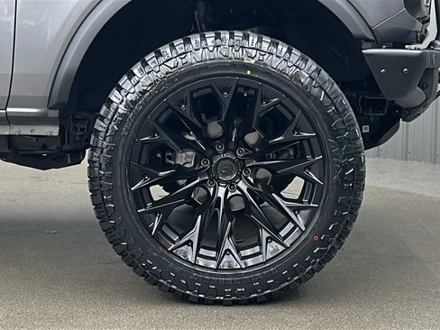 Used 2024 Ford Bronco Wildtrak image 10