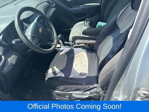 Used 2020 Chevrolet Trax LS w/ Tint and Cruise Package FWD image 3