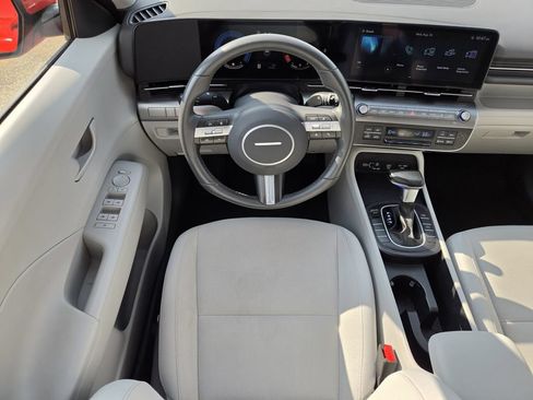 Used 2025 Hyundai Kona SEL FWD image 13