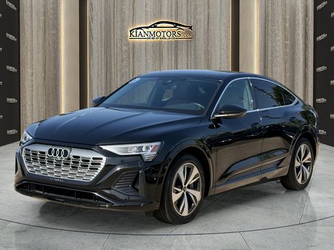 Used 2024 Audi Q8 e-tron Premium Plus w/ Premium Plus Package AWD/4WD image 3