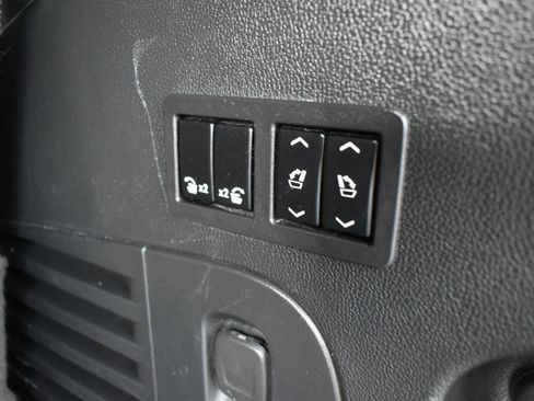 Used 2020 Cadillac Escalade Premium Luxury AWD/4WD image 47