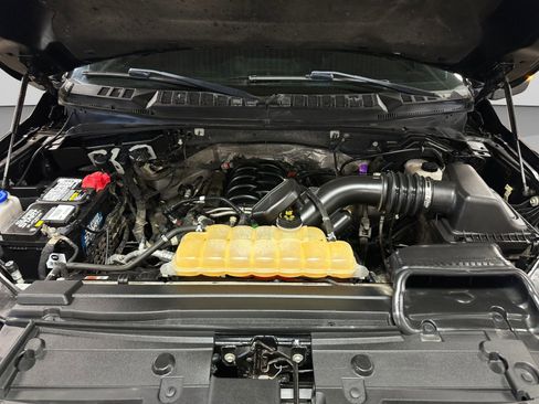 Used 2018 Ford F150 XLT w/ Equipment Group 302A Luxury AWD/4WD image 26