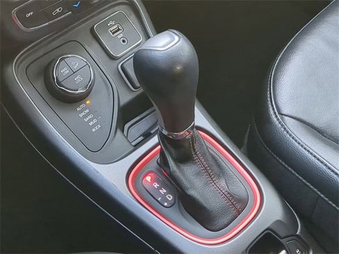 Used 2017 Jeep Compass Trailhawk w/ Navigation Group image 28