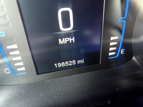 Used 2017 Chrysler Pacifica LX w/ Tire & Wheel Group image 18