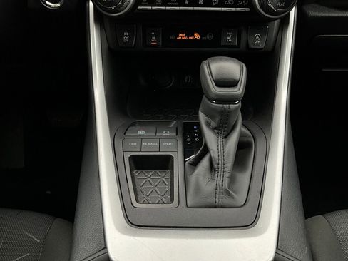 Used 2025 Toyota RAV4 XLE w/ Weather Package image 23