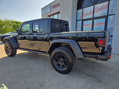 Used 2023 Jeep Gladiator Mojave w/ Cold Weather Group AWD/4WD image 7