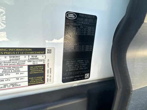 Used 2023 Land Rover Defender 130 SE AWD/4WD image 6
