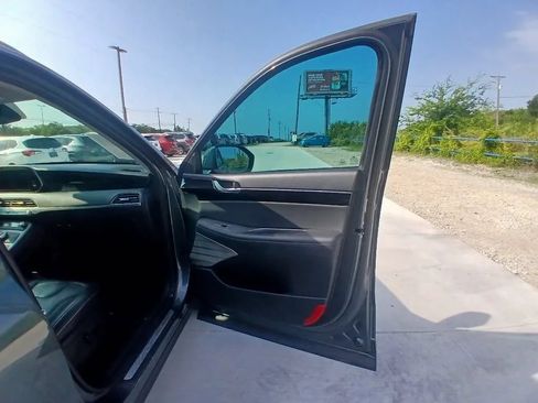Used 2022 Hyundai Palisade Limited FWD image 17