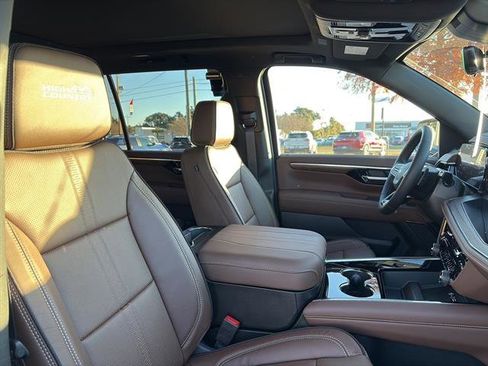 New 2026 Chevrolet Suburban High Country image 9