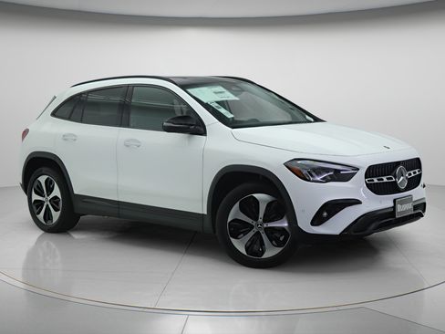 New 2026 Mercedes-Benz GLA 250 4MATIC image 1