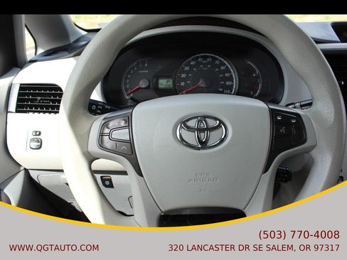 Used 2012 Toyota Sienna LE FWD image 29