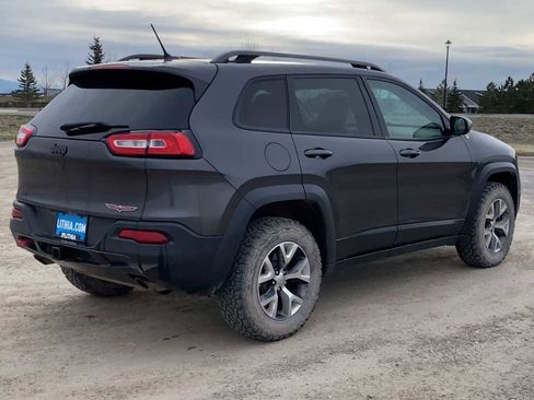 Used 2015 Jeep Cherokee Trailhawk w/ Comfort/Convenience Group image 8