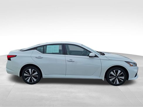 Used 2022 Nissan Altima 2.5 SV image 5