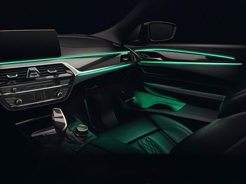 Used 2021 BMW M550i xDrive w/ Premium Package image 26