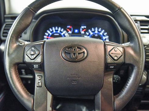 Used 2018 Toyota 4Runner TRD Off-Road Premium image 26