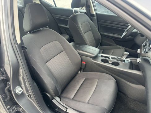 Used 2025 Nissan Altima 2.5 SV image 36