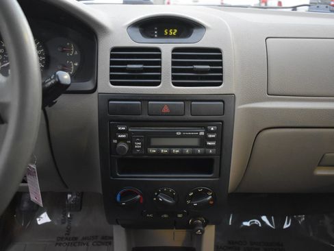 Used 2005 Kia Rio Sedan image 17