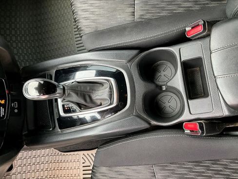 Used 2019 Nissan Rogue S FWD image 14