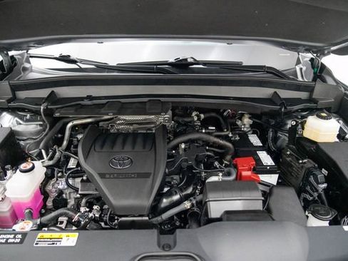 Used 2025 Toyota Grand Highlander AWD image 14