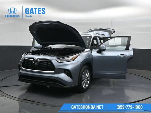 Used 2023 Toyota Highlander Limited AWD/4WD image 61