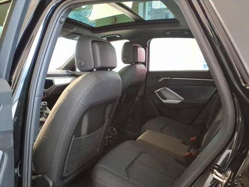 Certified 2025 Audi Q3 2.0T Premium w/ Convenience Package image 19