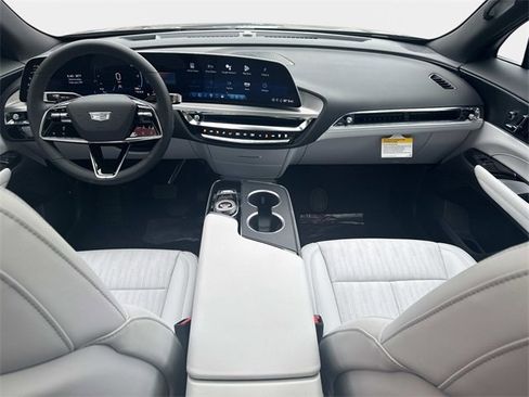 New 2025 Cadillac Lyriq Luxury image 15