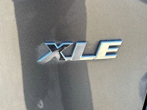 Used 2021 Toyota RAV4 XLE image 5