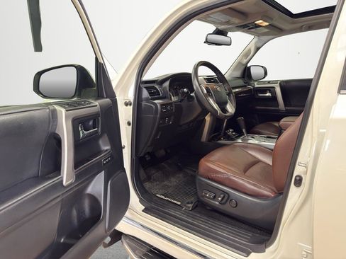 Used 2020 Toyota 4Runner Limited AWD/4WD image 10