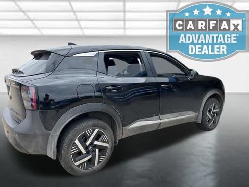 Used 2025 Nissan Kicks SV FWD image 2