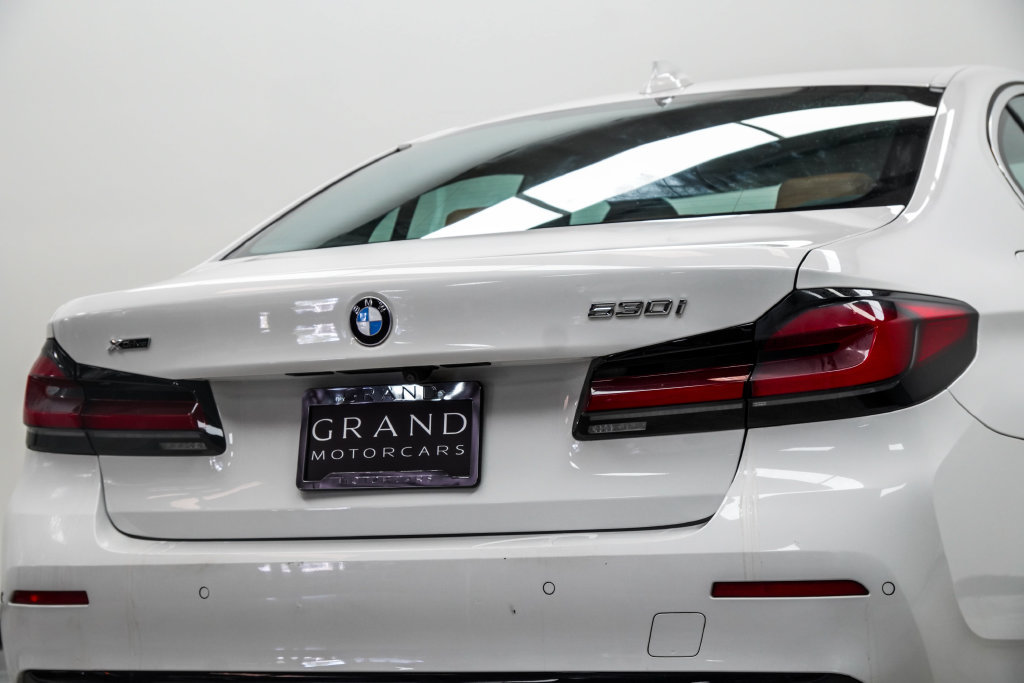 Used 2023 BMW 530i xDrive w/ Convenience Package AWD/4WD image 13