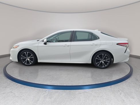 Used 2019 Toyota Camry SE FWD image 8