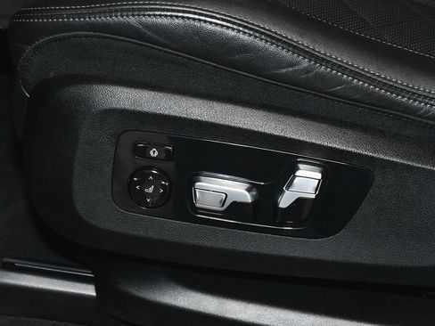 Used 2023 BMW X7 xDrive40i w/ M Sport Package image 66