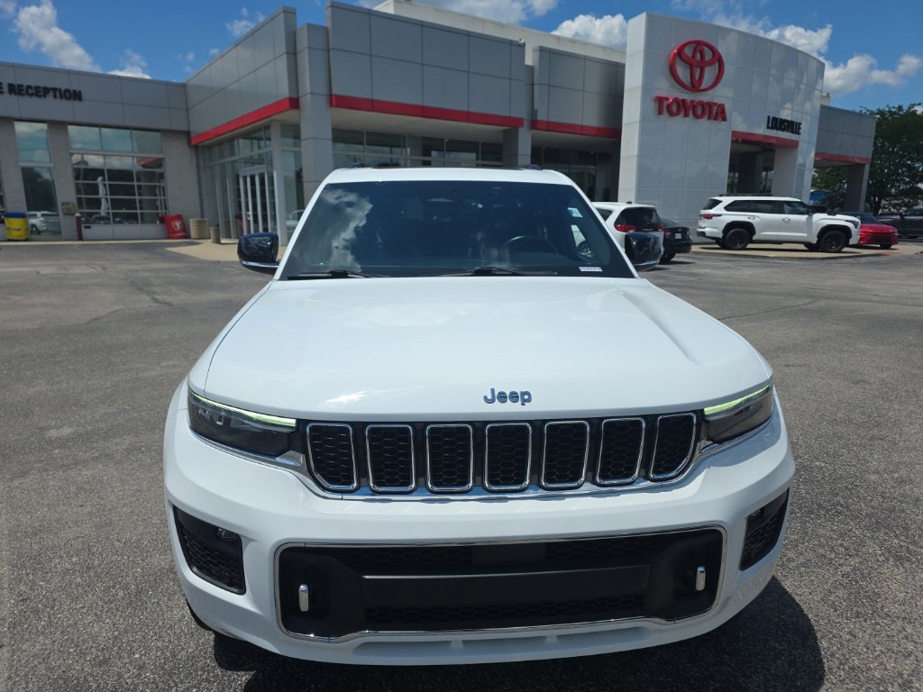 Used 2022 Jeep Grand Cherokee L Overland w/ Luxury Tech Group IV AWD/4WD image 3