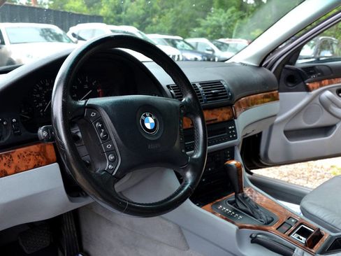 Used 2003 BMW 540i Sedan image 17
