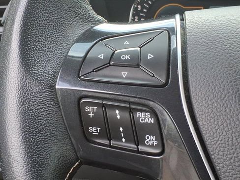 Used 2018 Ford Explorer Platinum image 17